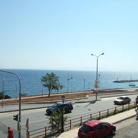 Kiwi Apartments Nea Fokea