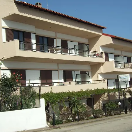 Apartment Kiwi Apartments Nea Fokea