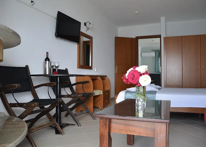 基维酒店 * Néa Fókaia