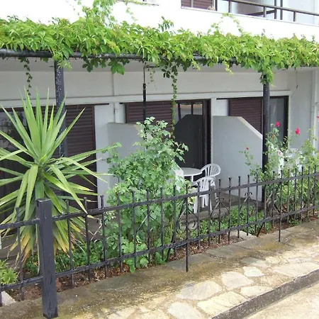 아파트 Kiwi Apartments *